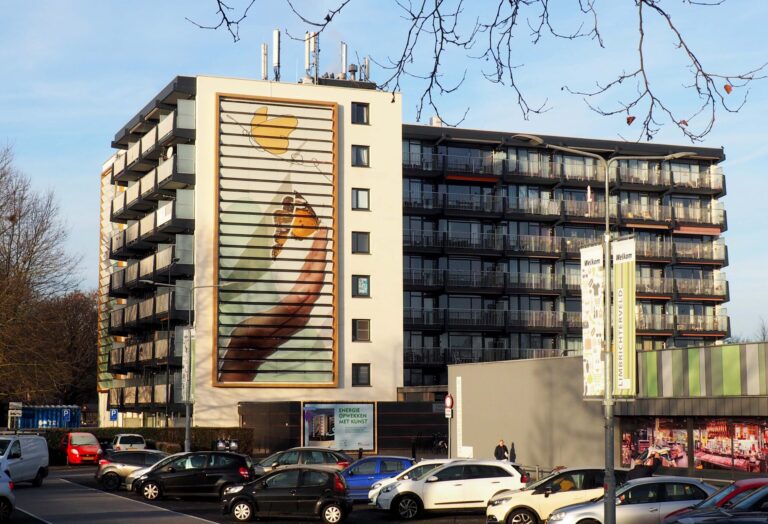 Zigzagsolar facade installed on Demsey flat in Sittard